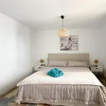Sol Rio Y Mar - Puerta Del Sol By Babiniliving